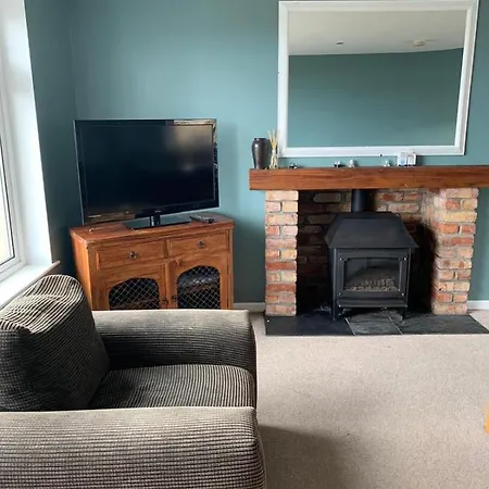 Causeway View Perfect For Large Golf Groups Seafront Location, Pet Friendly, Dolphins Holiday home *