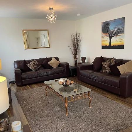 Holiday home Luxury Homes - The Grange, Sleeps 13 - 6 Bedrooms *