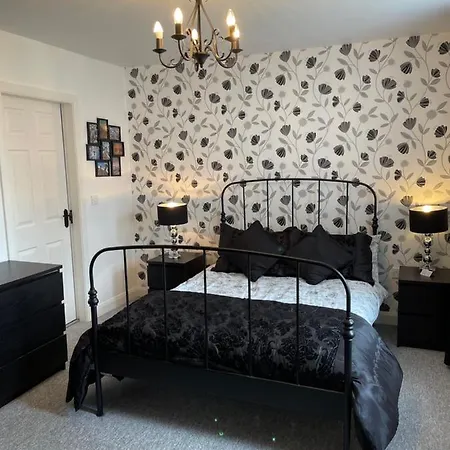 Luxury Homes - The Grange, Sleeps 13 - 6 Bedrooms Holiday home