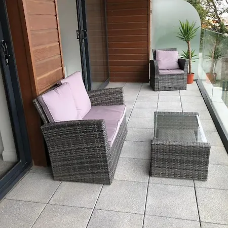 No2 Sandy Bay Luxury Beachfront Apartment *