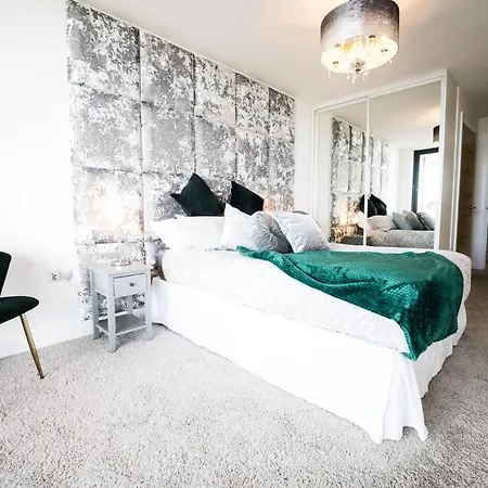 No2 Sandy Bay Luxury Beachfront