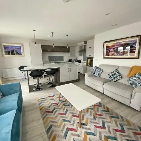 Apartment 2 Bedroom In Town Centre *