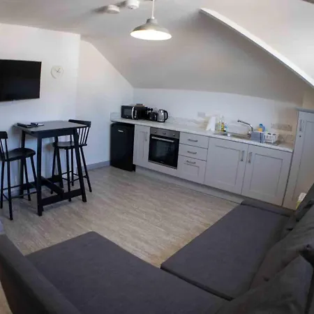 White Hall Apartment *