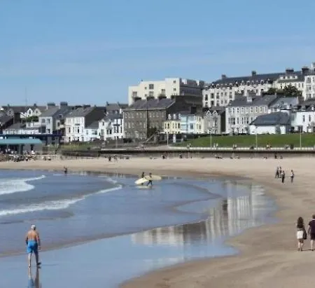 Apartment 3 Dunluce Park - By The Sea Portrush