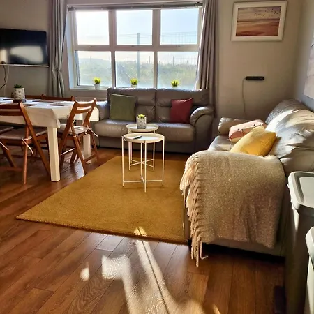 4 Dunluce Park - By The Sea