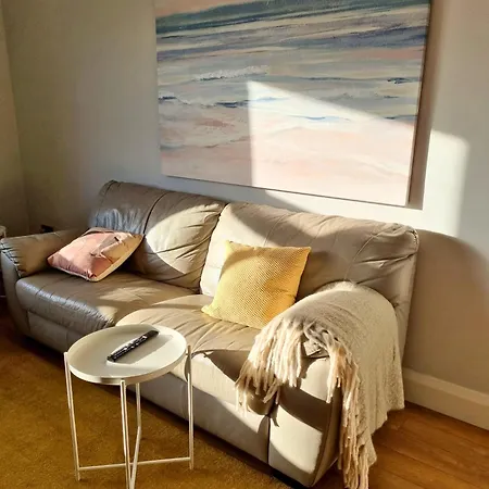 Apartment 4 Dunluce Park - By The Sea
