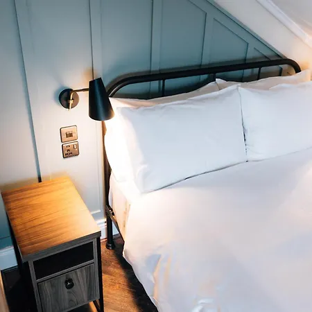 Bank Apartment *