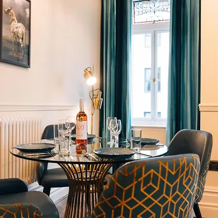Bank Apartment *