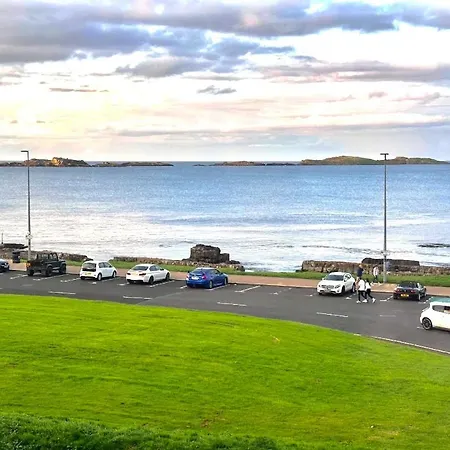 Stunning 3 Bed Seafront Mansion Building Sleeps 6 Adults Or 8 With Kids Apartment *