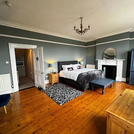 The Victorian Townhouse Villa *