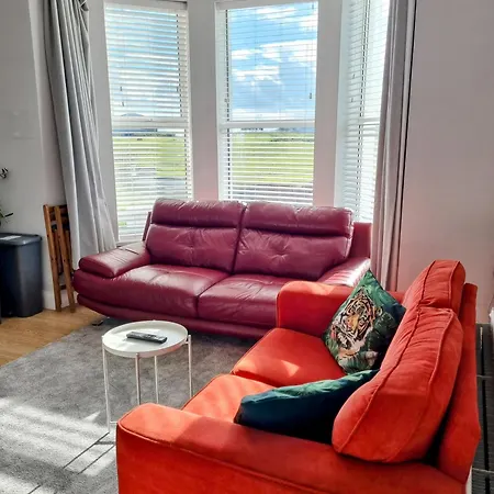 Apartment 3 West - By The Sea *