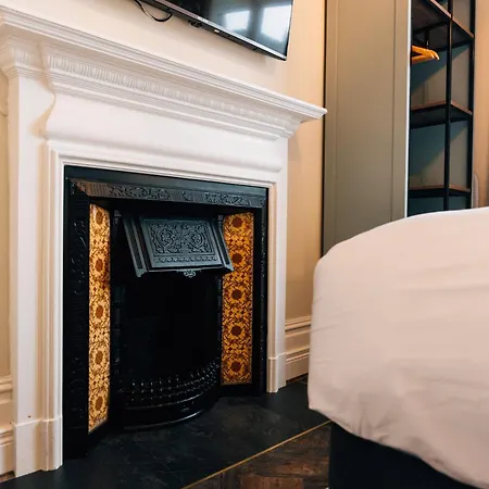 Bank Apartment *