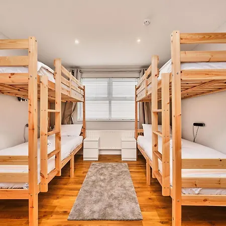 4 Dunluce Park - By The Sea *