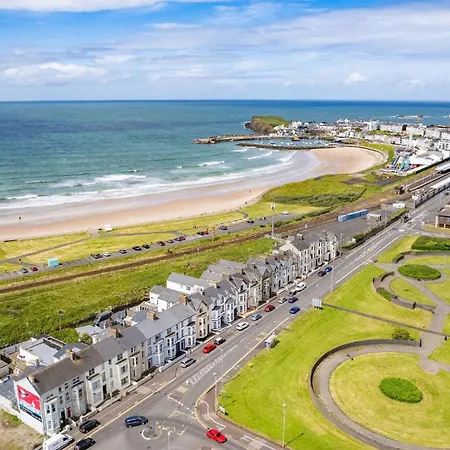 Apartment 4 Dunluce Park - By The Sea *