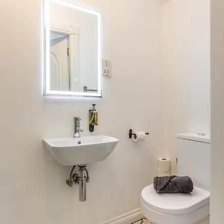 40 Kerr Street, Holiday home *