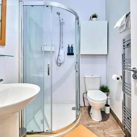 3 West - By The Sea Apartment *