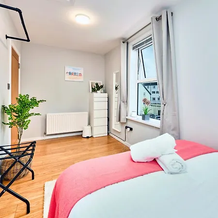 5 Princess - By The Sea * Portrush