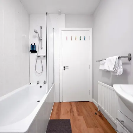 2 Dunluce Park - By The Sea Apartment