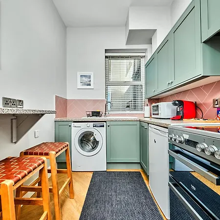Apartment 3 Dunluce Park - By The Sea