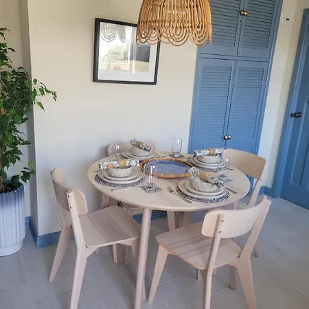 Holiday home Little Pebble House Portrush