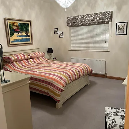 Pennisula Apartment *