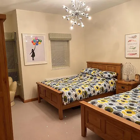 Pennisula Apartment *