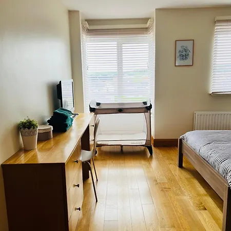 Penthouse - Town Centre, Sea Views, Secure Parking Portrush