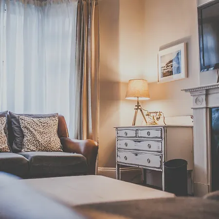 Antique House Bed & Breakfast 3*