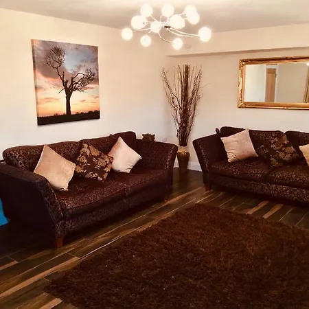 Luxury Homes - The Grove, Sleeps 14 - 6 Bedrooms