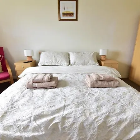 27 Old Castlecourt Apartment *