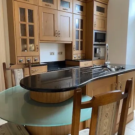 Antrim House Guest & (adults Only) Bed & Breakfast Portrush