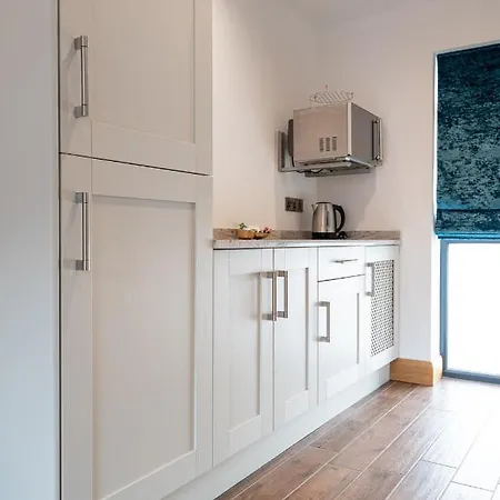 Antrim House Guest & (adults Only) Bed & Breakfast Portrush
