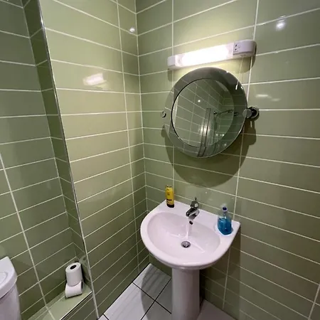 2 Ramore Ave Apartment *