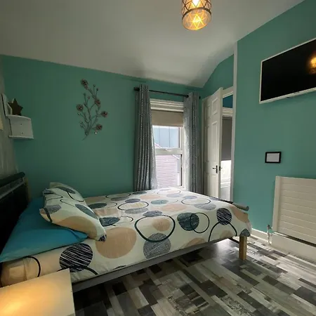 Portrush Holiday Hostel Guesthouse