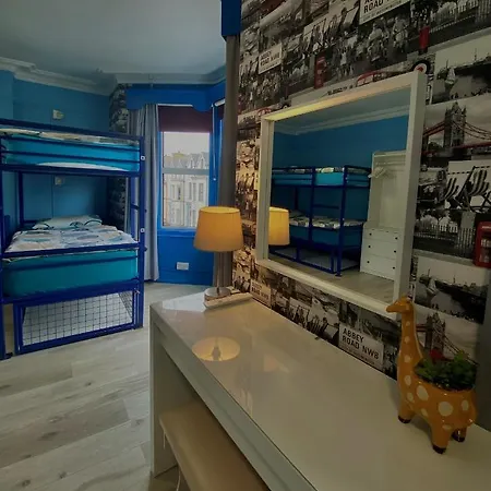 Portrush Holiday Hostel Guesthouse