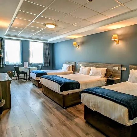 Hotel On The Coast 3*