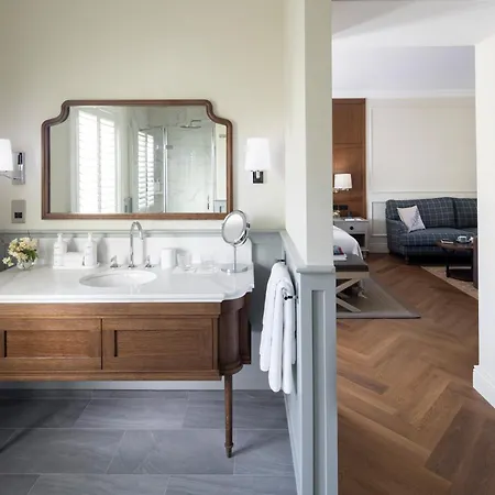 Dunluce Hotel 5*