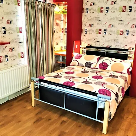 Portrush Holiday Hostel Guesthouse *