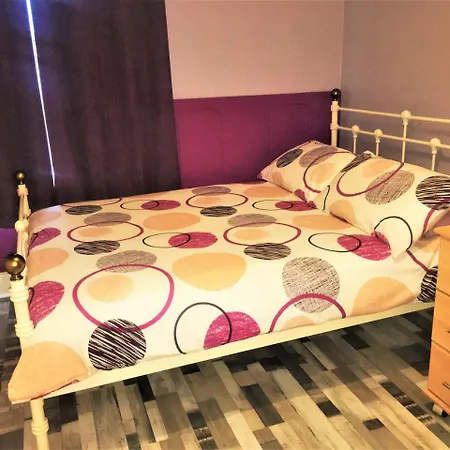 Portrush Holiday Hostel Guesthouse