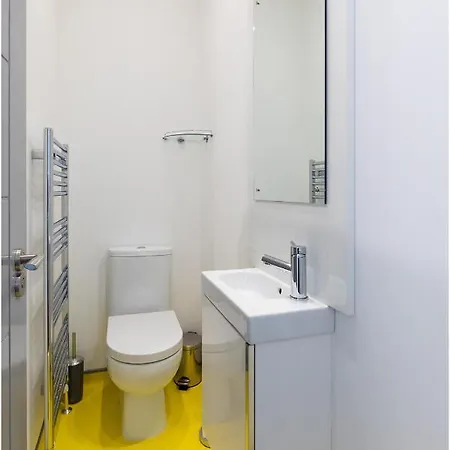 3, The Links Apartment